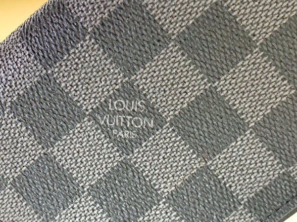 LVコピーウォレット角部分ディテール